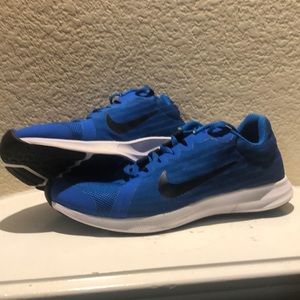 Nike Downshifter 8 Running Shoe 6Y Blue
